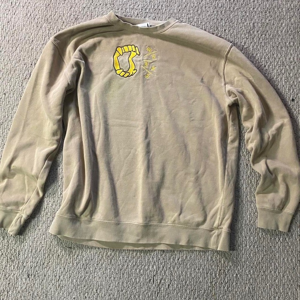 5th & Ocean Tan Sweatshirt Classic Crewneck Design